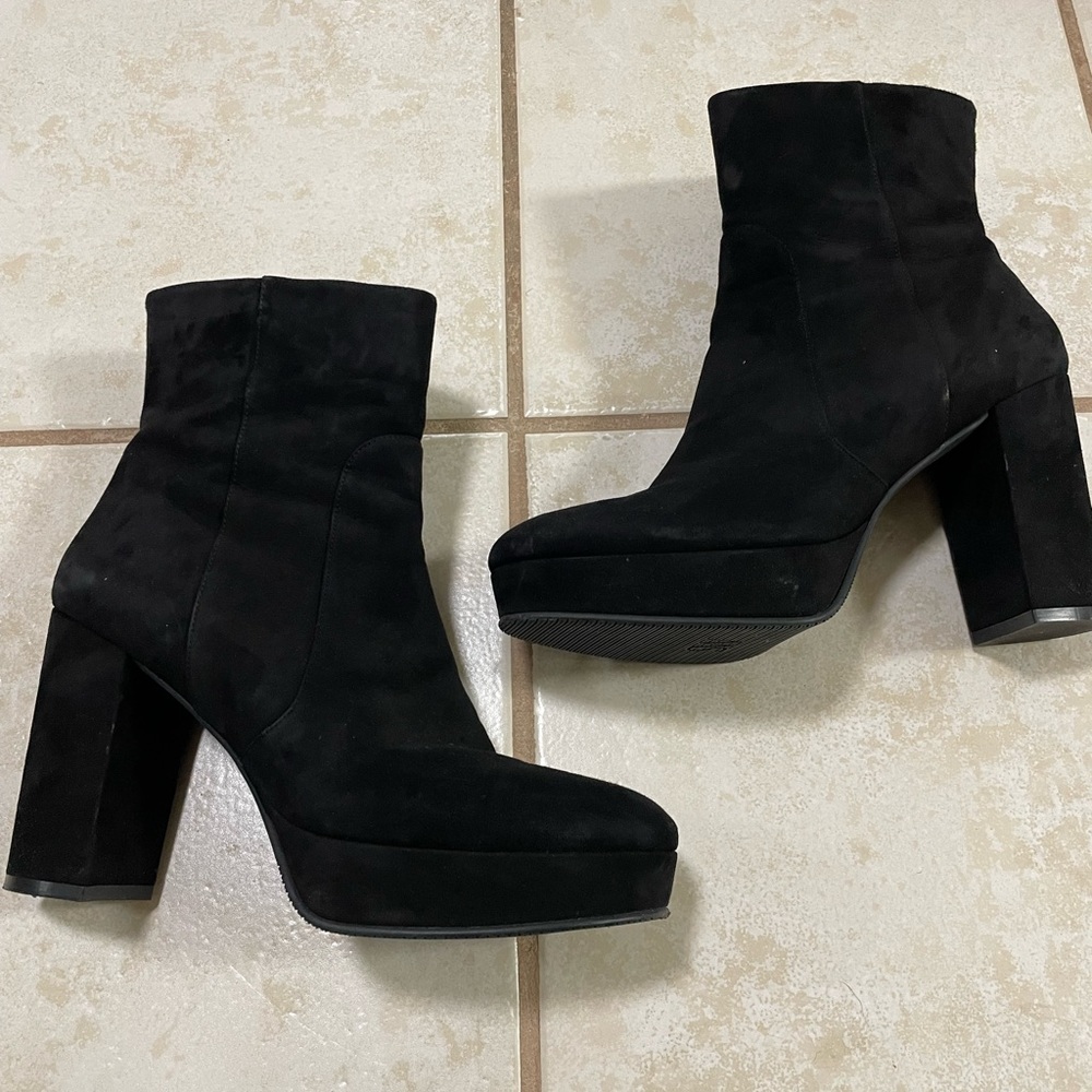 Stuart Weitzman Alisa Black Suede Platform Bootie 40.5 or 10B